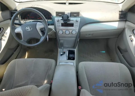 2010 Toyota Camry Base z USA, uszkodzony, nr VIN 4T4BF3EKXAR037037